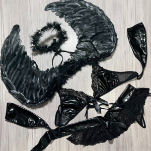 Angel negro con alas c12